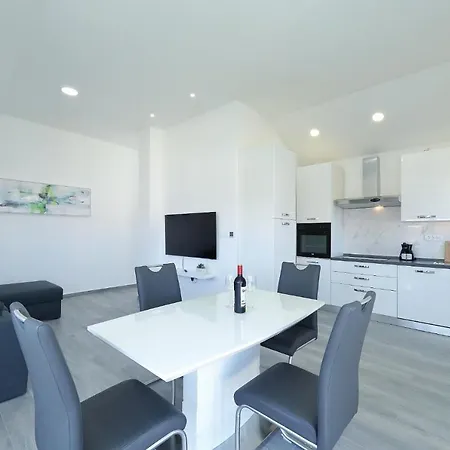 Kuca Za Odmor Davorka 別荘 *